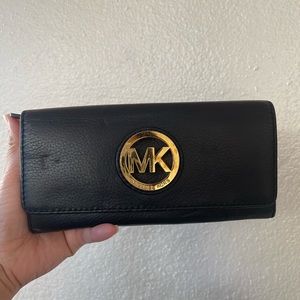 Preloved MK Flap Wallet